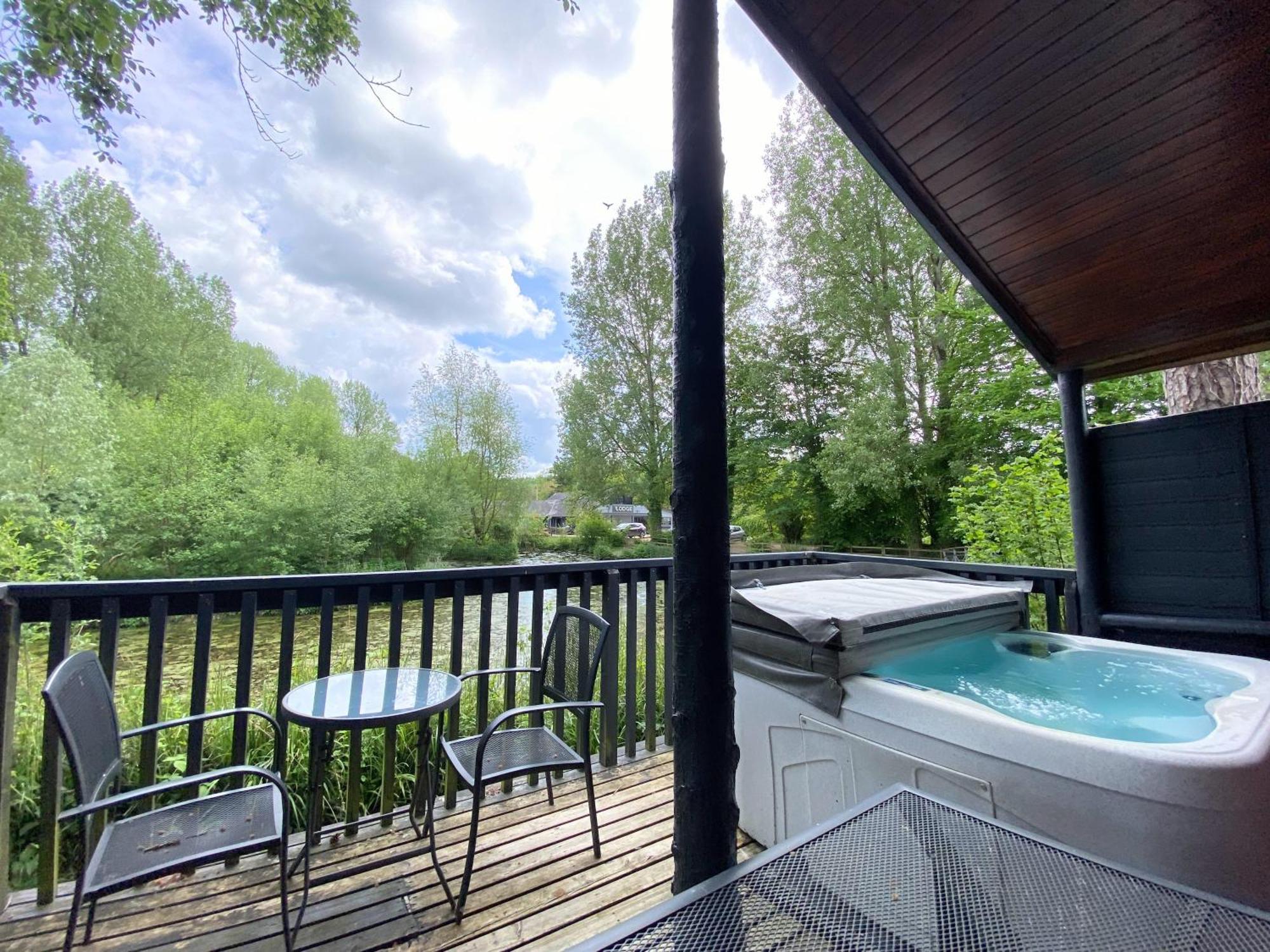 Otter 4 Hot Tub - Huntersmoon-Warminster-Bath-Salisbury Vila Exterior foto