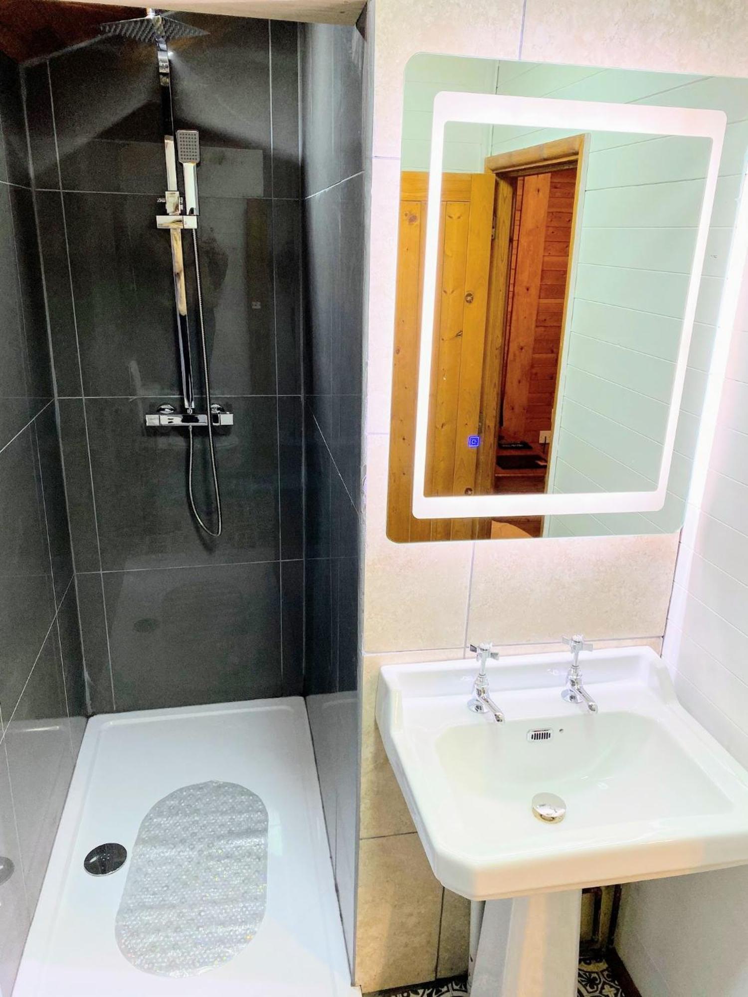 Otter 4 Hot Tub - Huntersmoon-Warminster-Bath-Salisbury Vila Exterior foto